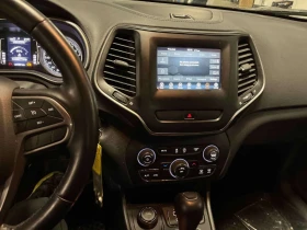 Jeep Cherokee * Sport * CARFAX * ���� �� �� | Mobile.bg � ����� ������ 9