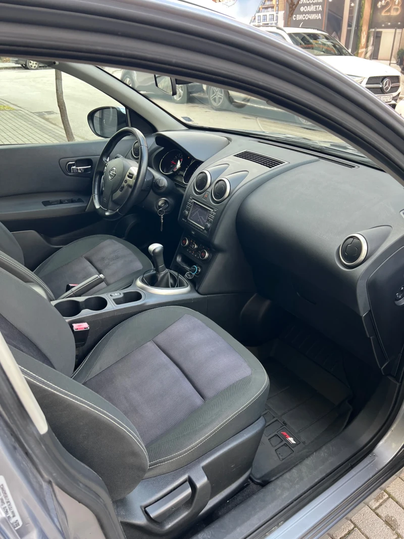 Nissan Qashqai, снимка 10 - Автомобили и джипове - 53132747