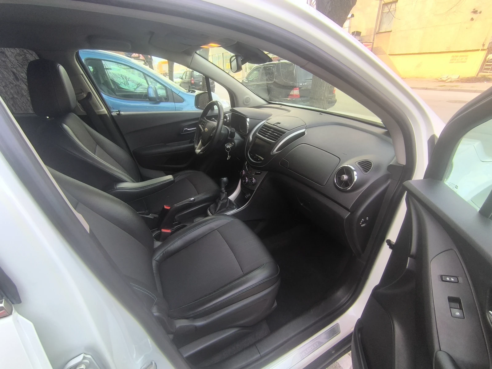 Chevrolet Trax 1.7 navi, снимка 5 - Автомобили и джипове - 53708493