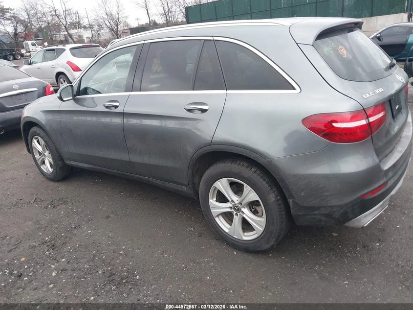 Mercedes-Benz GLC 300 * 4Matic* , снимка 3 - Автомобили и джипове - 53959355