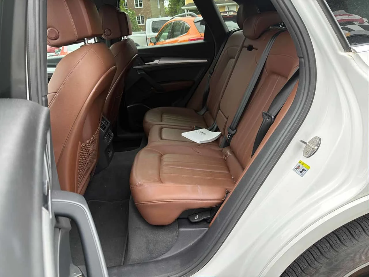 Audi Q5 * Komfort * CARFAX * БЕЗ ПЪРВОНАЧАЛНА ВНОСКА, снимка 14 - Автомобили и джипове - 54978619