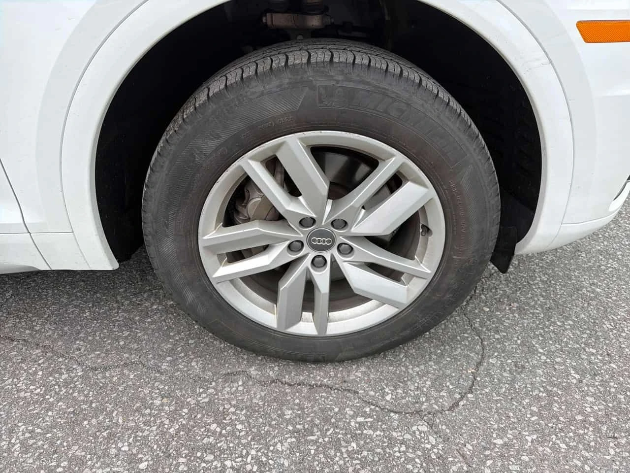 Audi Q5 * Komfort * CARFAX * БЕЗ ПЪРВОНАЧАЛНА ВНОСКА, снимка 7 - Автомобили и джипове - 54978619