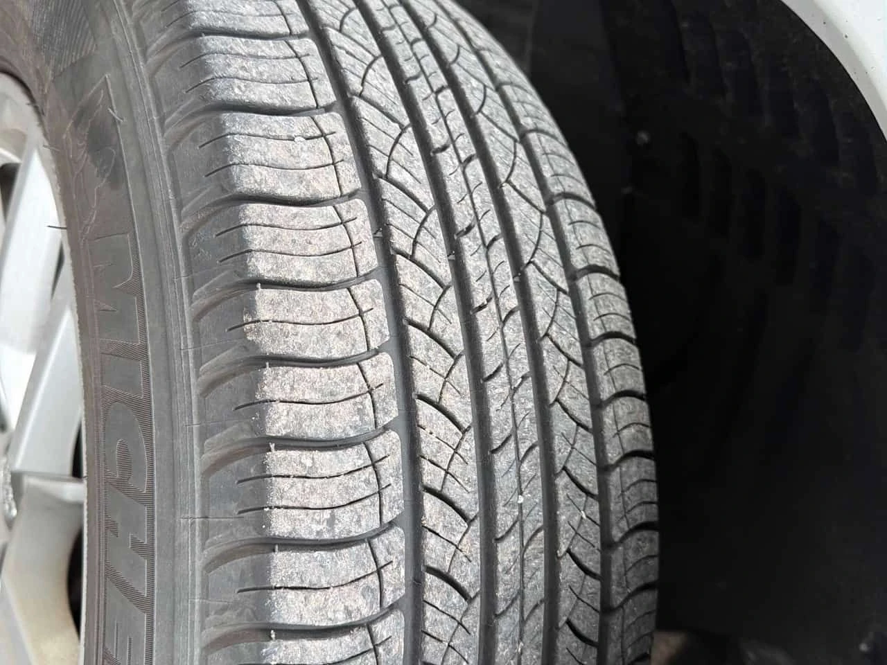 Audi Q5 * Komfort * CARFAX * БЕЗ ПЪРВОНАЧАЛНА ВНОСКА, снимка 17 - Автомобили и джипове - 54978619