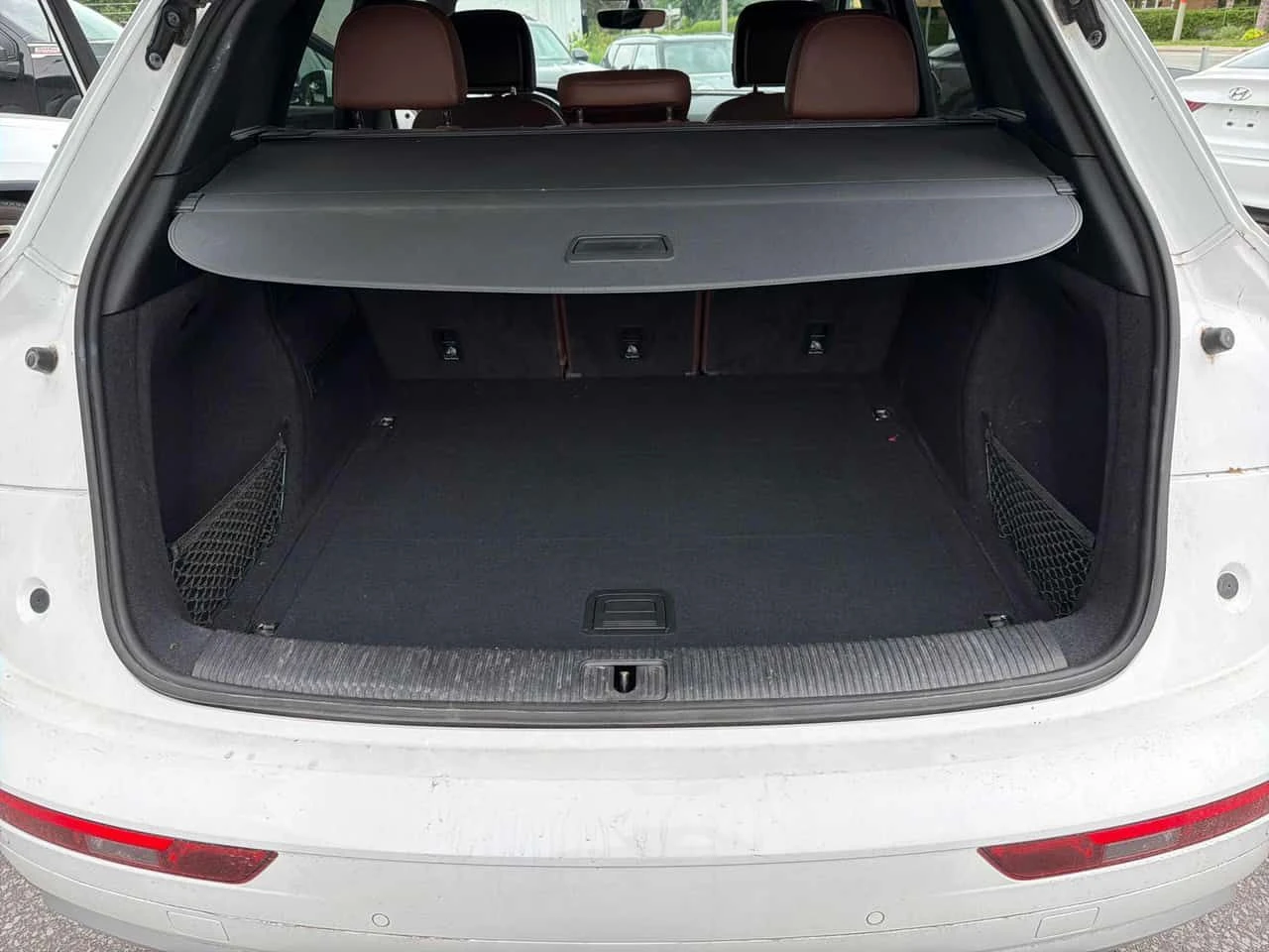 Audi Q5 * Komfort * CARFAX * БЕЗ ПЪРВОНАЧАЛНА ВНОСКА, снимка 16 - Автомобили и джипове - 54978619