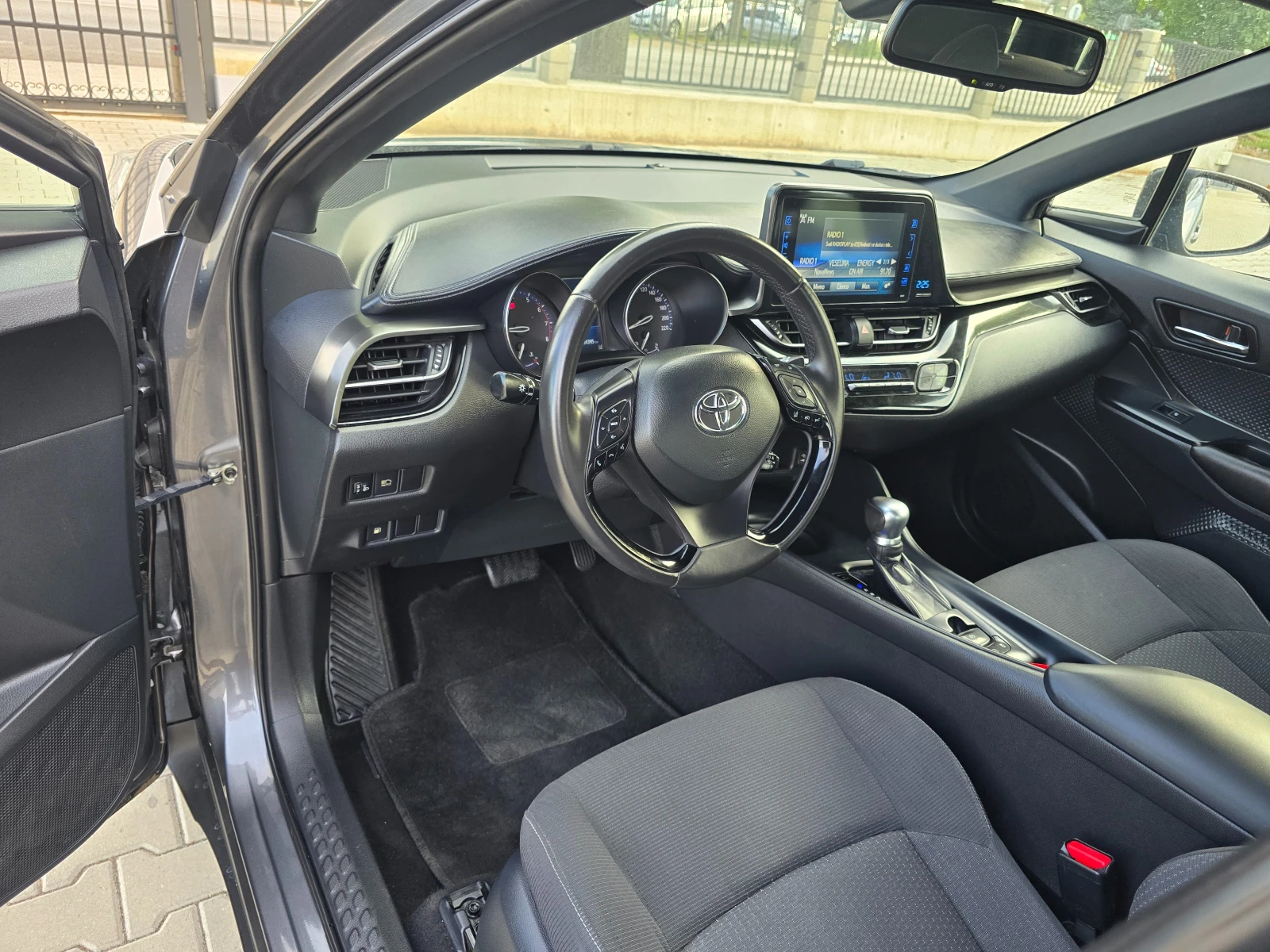 Toyota C-HR 1.2T, 4x4, Автомат, Камера, Дистроник, 124000км.!, снимка 10 - Автомобили и джипове - 55320303