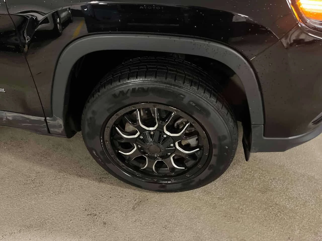 Jeep Cherokee * Sport * CARFAX * ЦЕНА ДО БГ, снимка 6 - Автомобили и джипове - 55468445