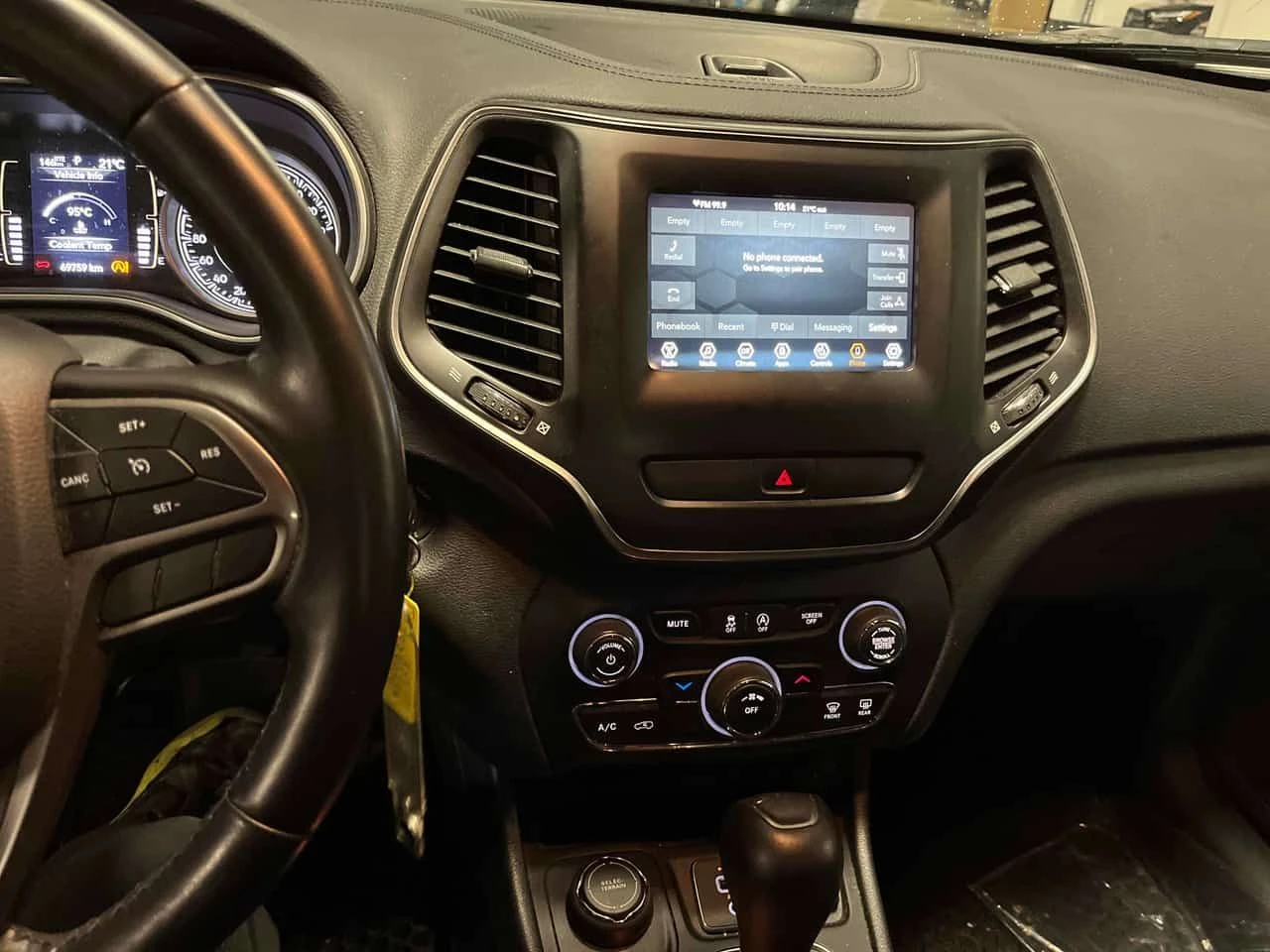 Jeep Cherokee * Sport * CARFAX * ЦЕНА ДО БГ, снимка 9 - Автомобили и джипове - 55468445
