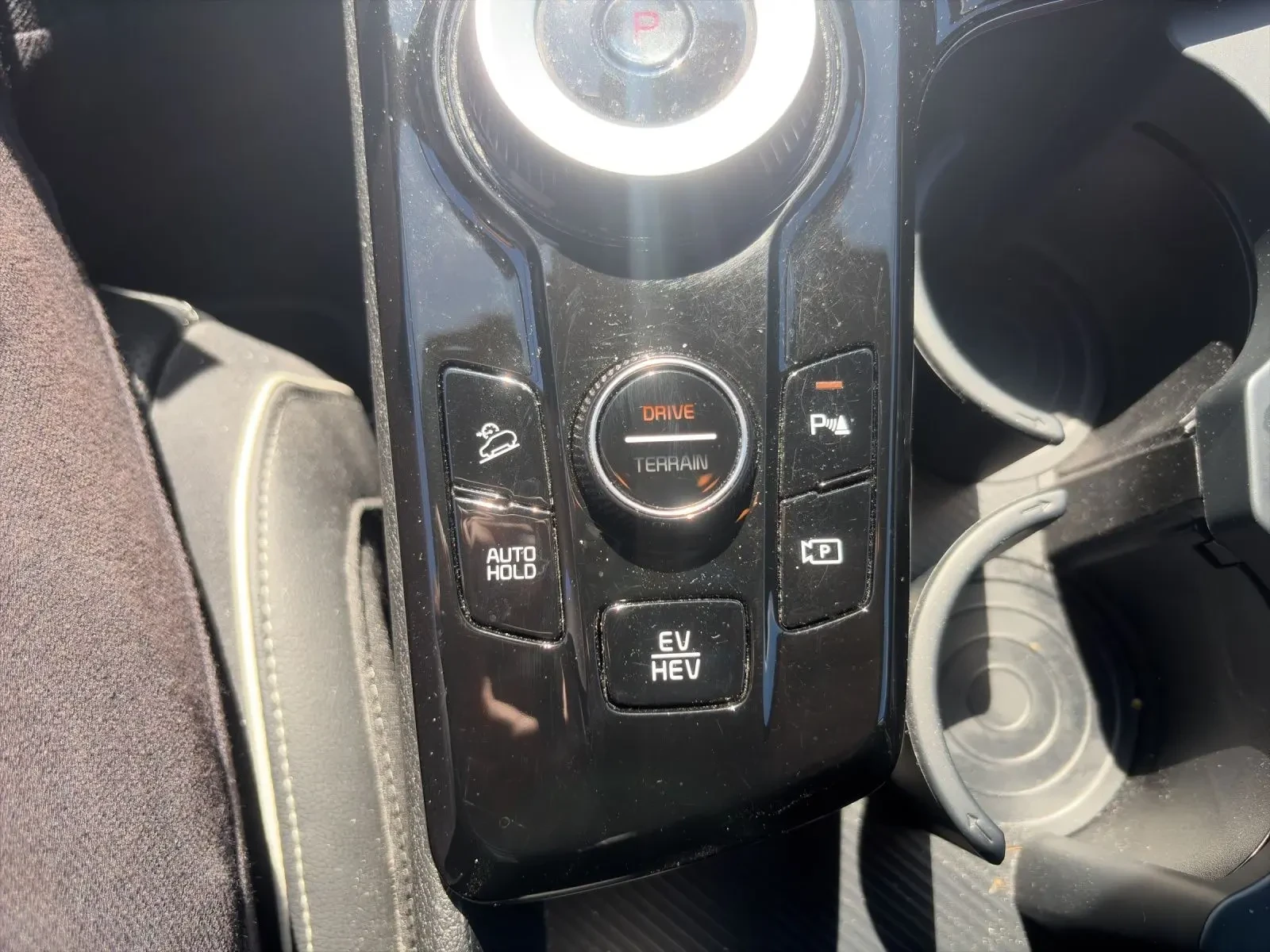 Kia Sportage GT-Line 1.6 T-GDI Plug-in Hybrid 4WD, снимка 15 - Автомобили и джипове - 55750528