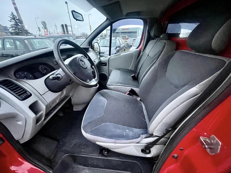 Opel Vivaro 2.0 AVTOMAT , снимка 9 - Бусове и автобуси - 47969730