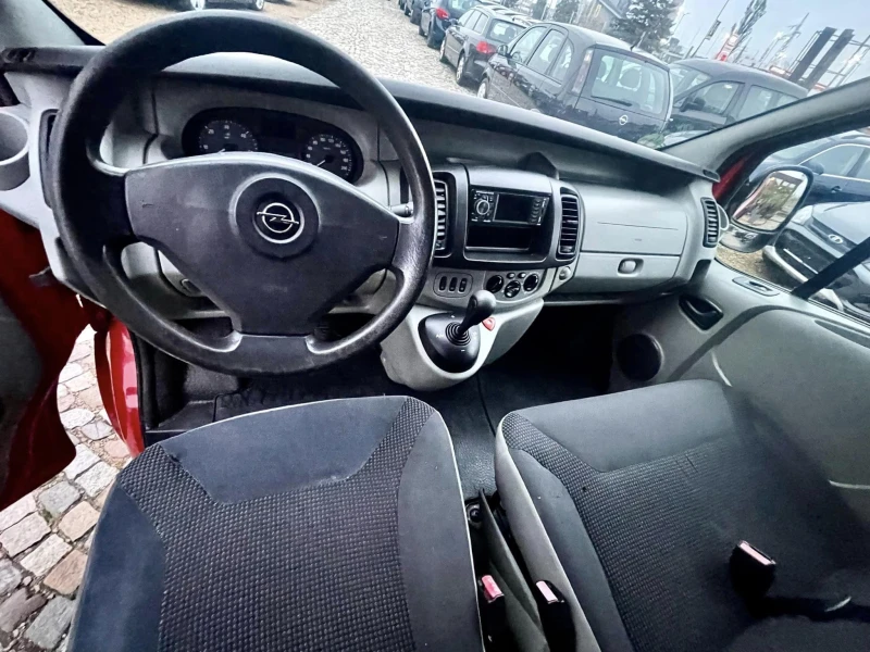 Opel Vivaro 2.0 AVTOMAT , снимка 10 - Бусове и автобуси - 47969730