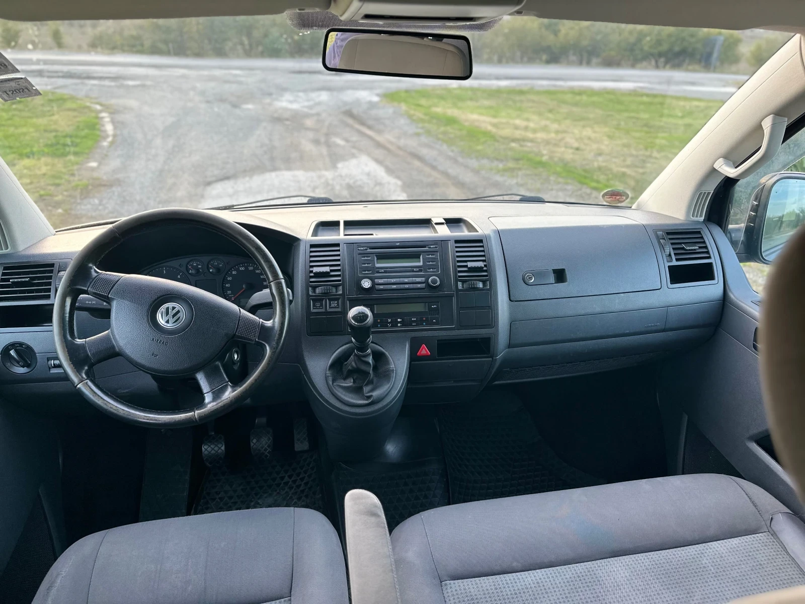 VW Caravelle 2.5TDI - изображение 10