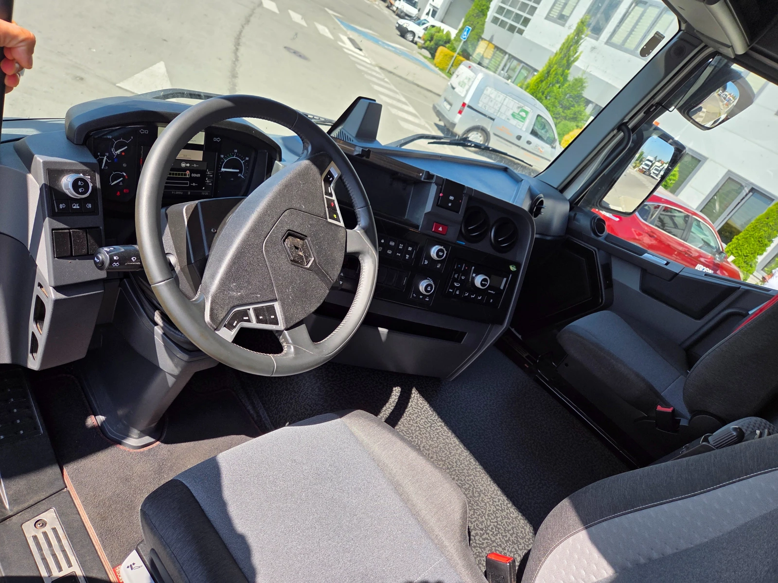 Renault T Стандартен-Ретардер - изображение 5