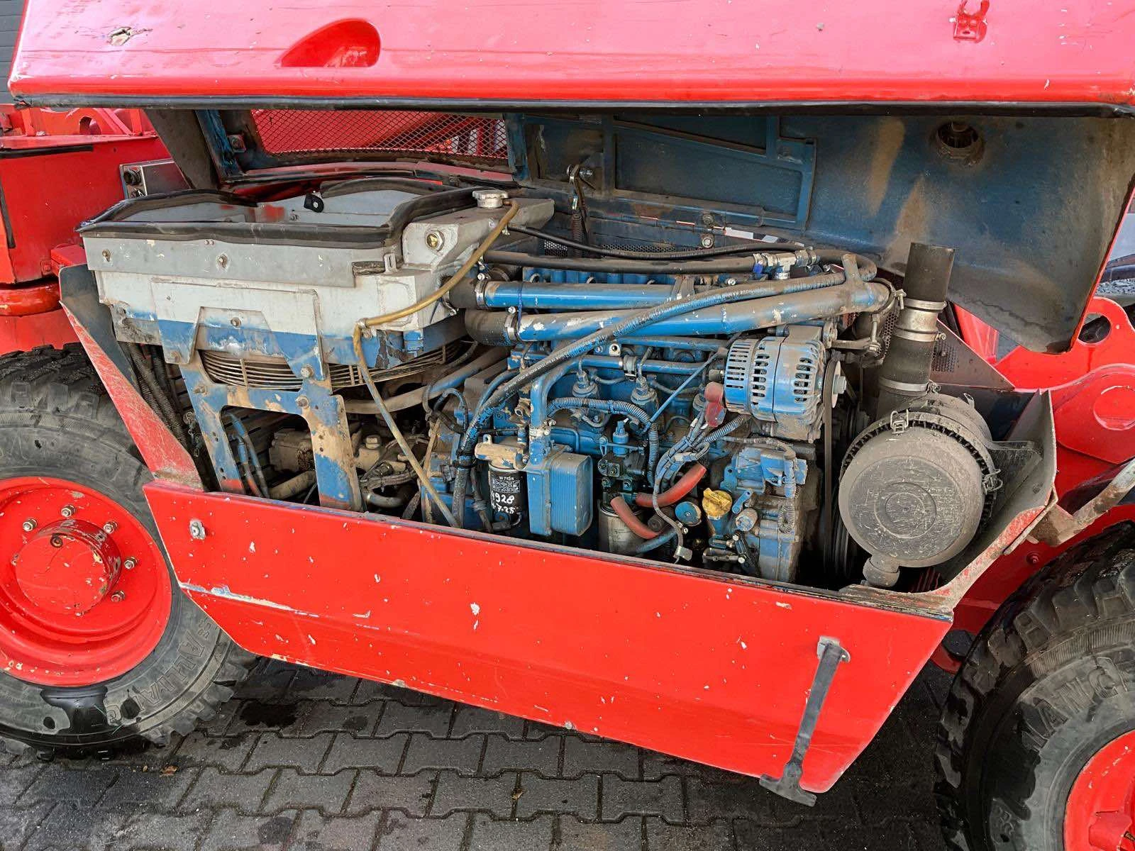 Телескопичен товарач Manitou, снимка 6 - Селскостопанска техника - 56230542