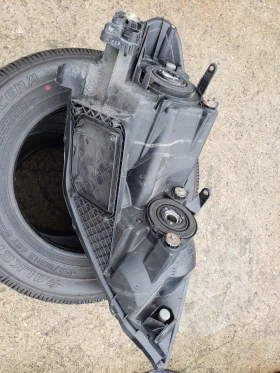 Ляв фар за Toyota Avensis Verso 2001-2003г.....99226-81017......, снимка 6