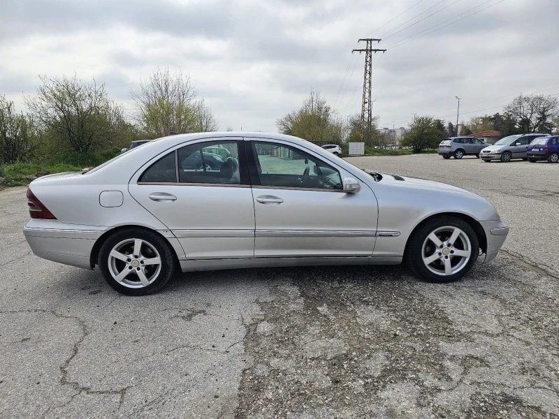 Mercedes-Benz C 200, снимка 2 - Автомобили и джипове - 47902623