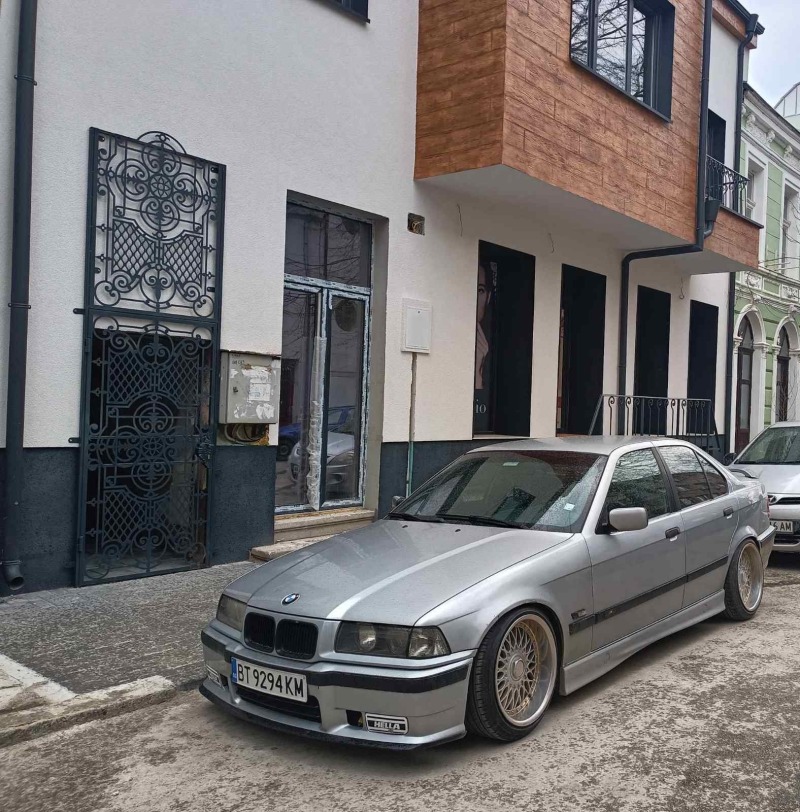 BMW 320, снимка 1 - Автомобили и джипове - 46277164