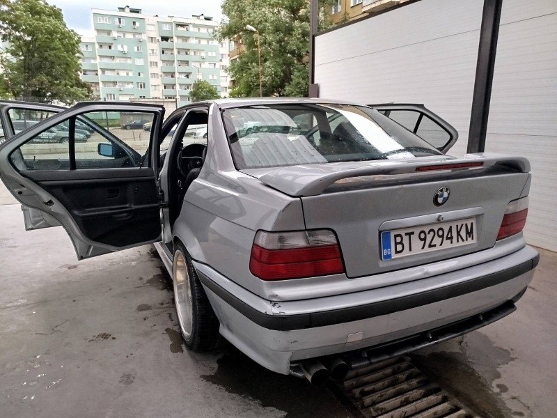 BMW 320, снимка 9 - Автомобили и джипове - 46277164