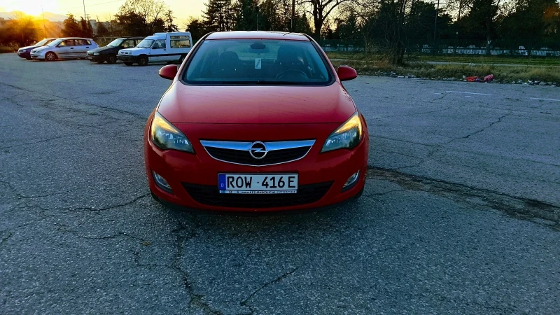 Opel Astra 1.4. 100кс., снимка 12 - Автомобили и джипове - 48435142