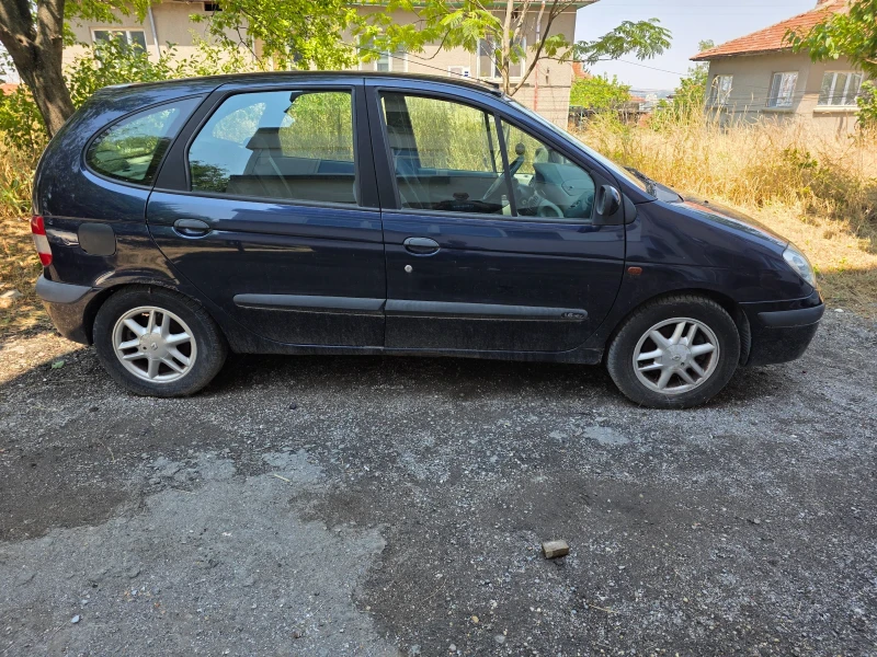 Renault Scenic, снимка 2 - Автомобили и джипове - 52716732