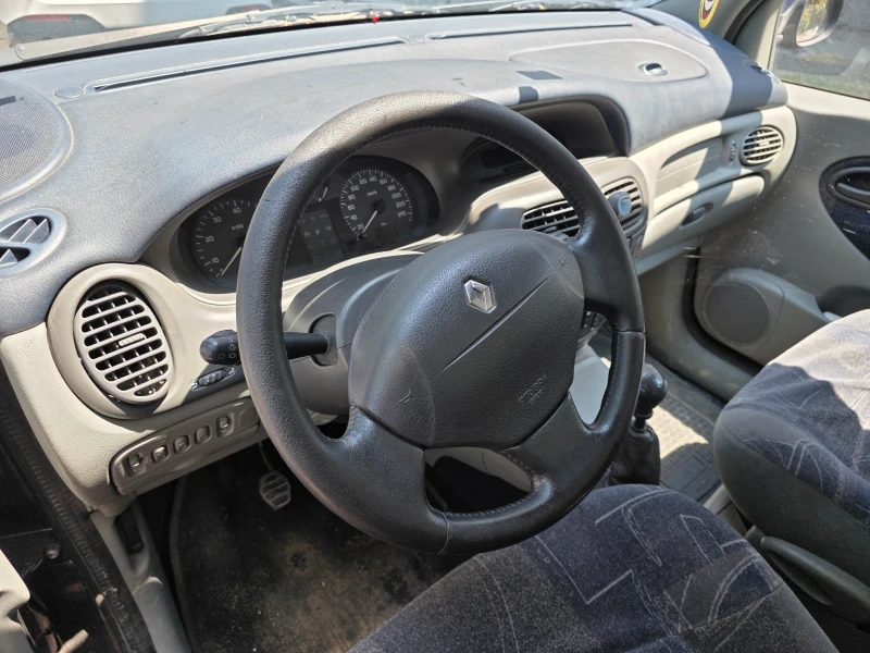 Renault Scenic, снимка 4 - Автомобили и джипове - 52716732