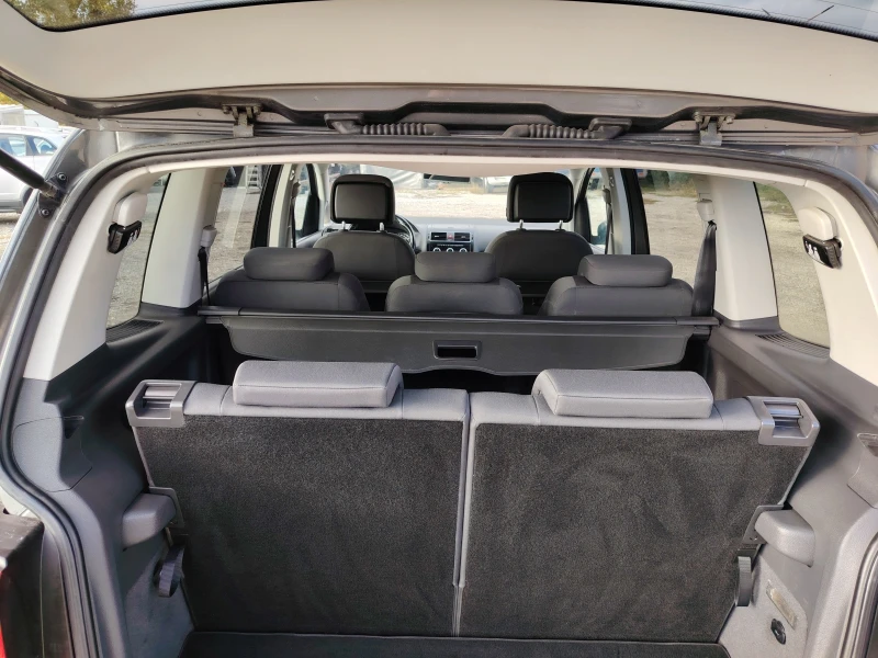 VW Touran 1.6tdi 105кс.6ск./7МЕСТА/FACE/ ЕВРО5/НАВИ/, снимка 15 - Автомобили и джипове - 52251010