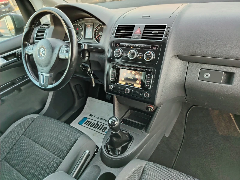 VW Touran 1.6tdi 105кс.6ск./7МЕСТА/FACE/ ЕВРО5/НАВИ/, снимка 13 - Автомобили и джипове - 52251010