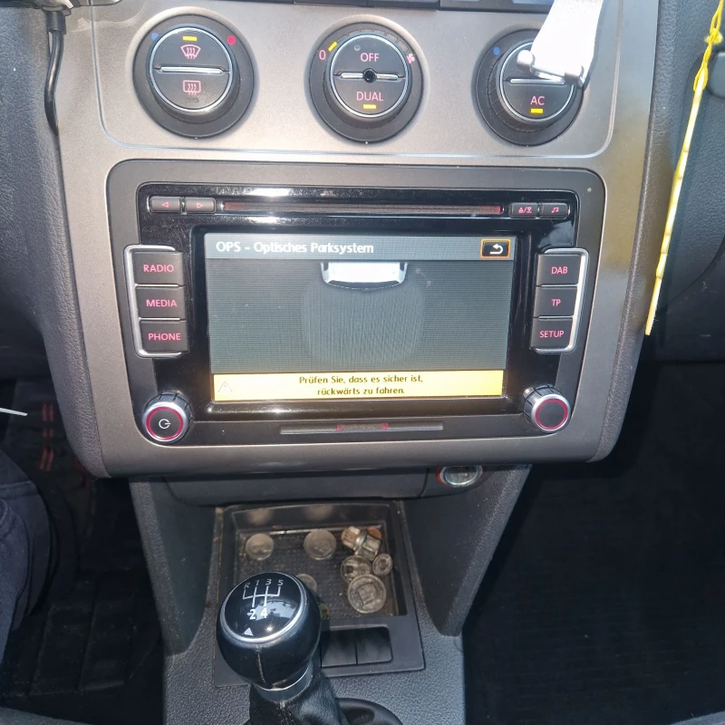 VW Touran 2, 0i безин/метан Швейцария, снимка 6 - Автомобили и джипове - 52500042