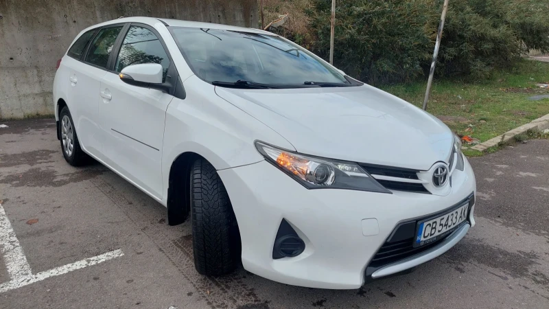 Toyota Auris 1.4d4d, снимка 4 - Автомобили и джипове - 52624140
