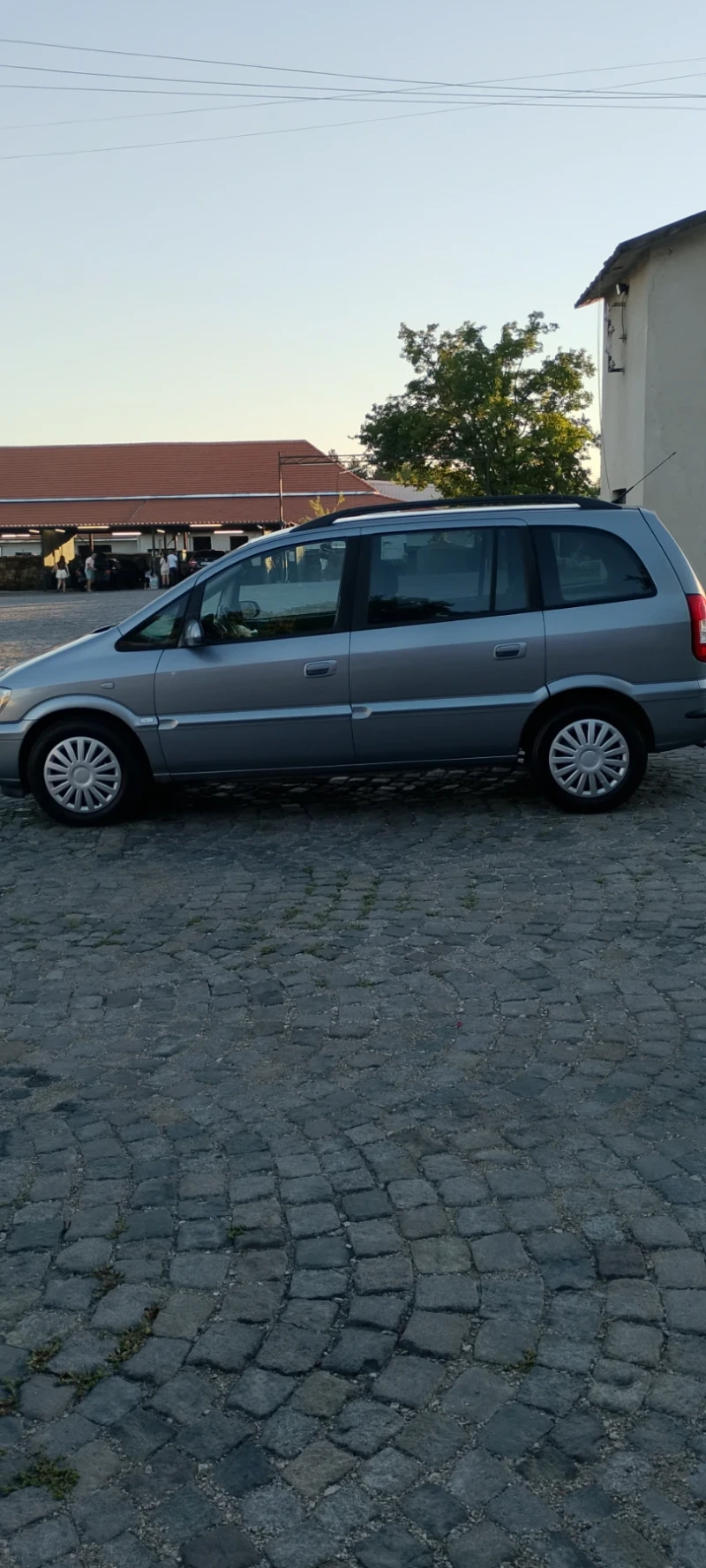 Opel Zafira 2, 0 DTI, снимка 4 - Автомобили и джипове - 52736236