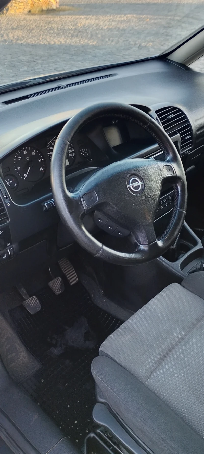 Opel Zafira 2, 0 DTI, снимка 9 - Автомобили и джипове - 52736236