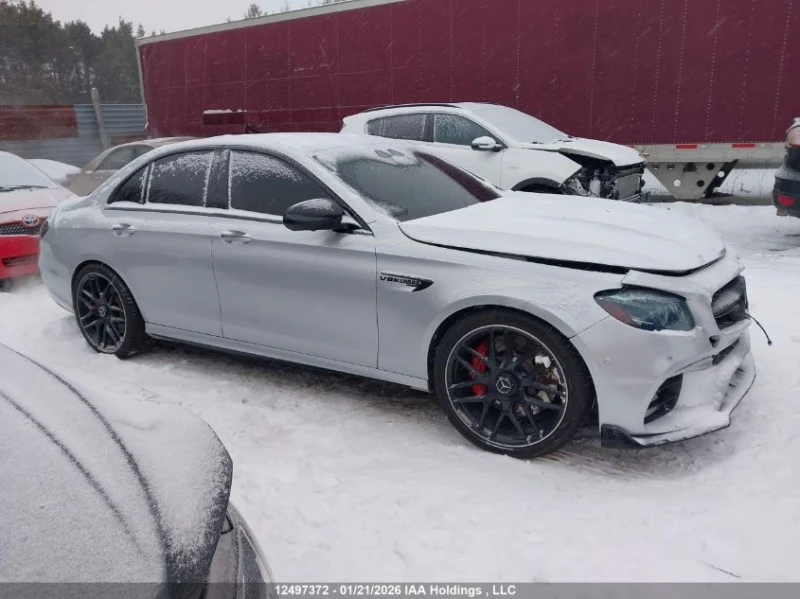 Mercedes-Benz E 63 AMG S* AMBIENT* ОБДУХ* HEADUP* , снимка 2 - Автомобили и джипове - 53330535