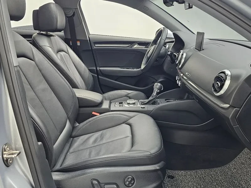 Audi A3 40 Tfsi, снимка 11 - Автомобили и джипове - 55816557