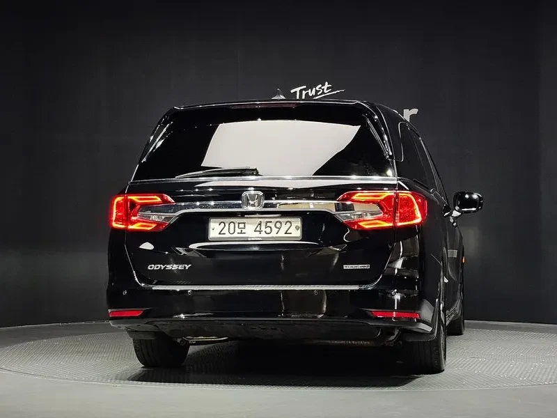 Honda Odyssey 3.5, снимка 4 - Автомобили и джипове - 56733614