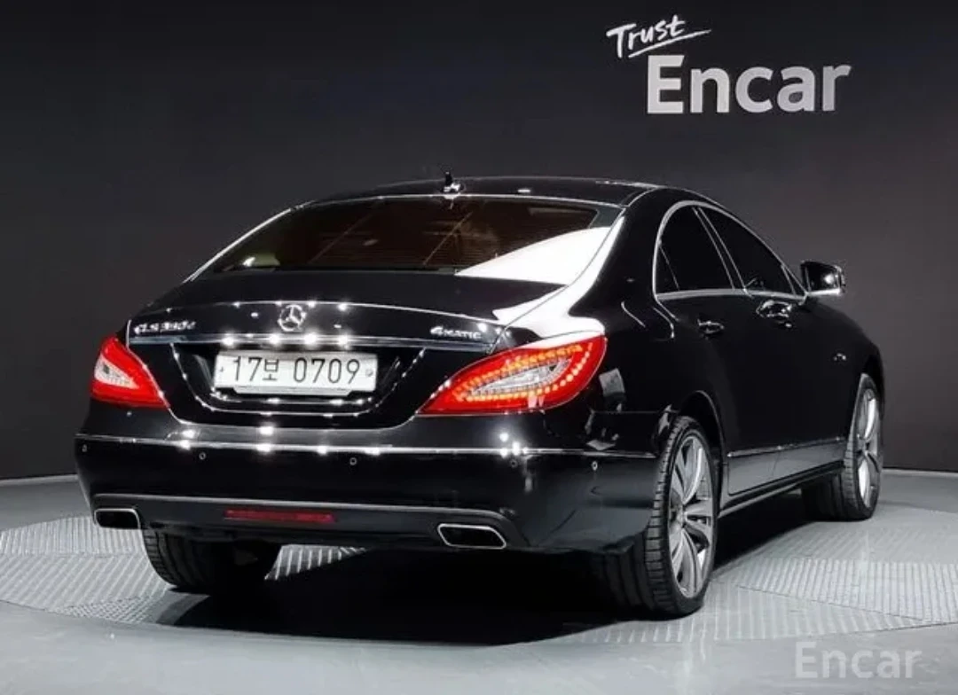 Mercedes-Benz CLS 350 4Matic 140000км. Без инциденти  - изображение 2