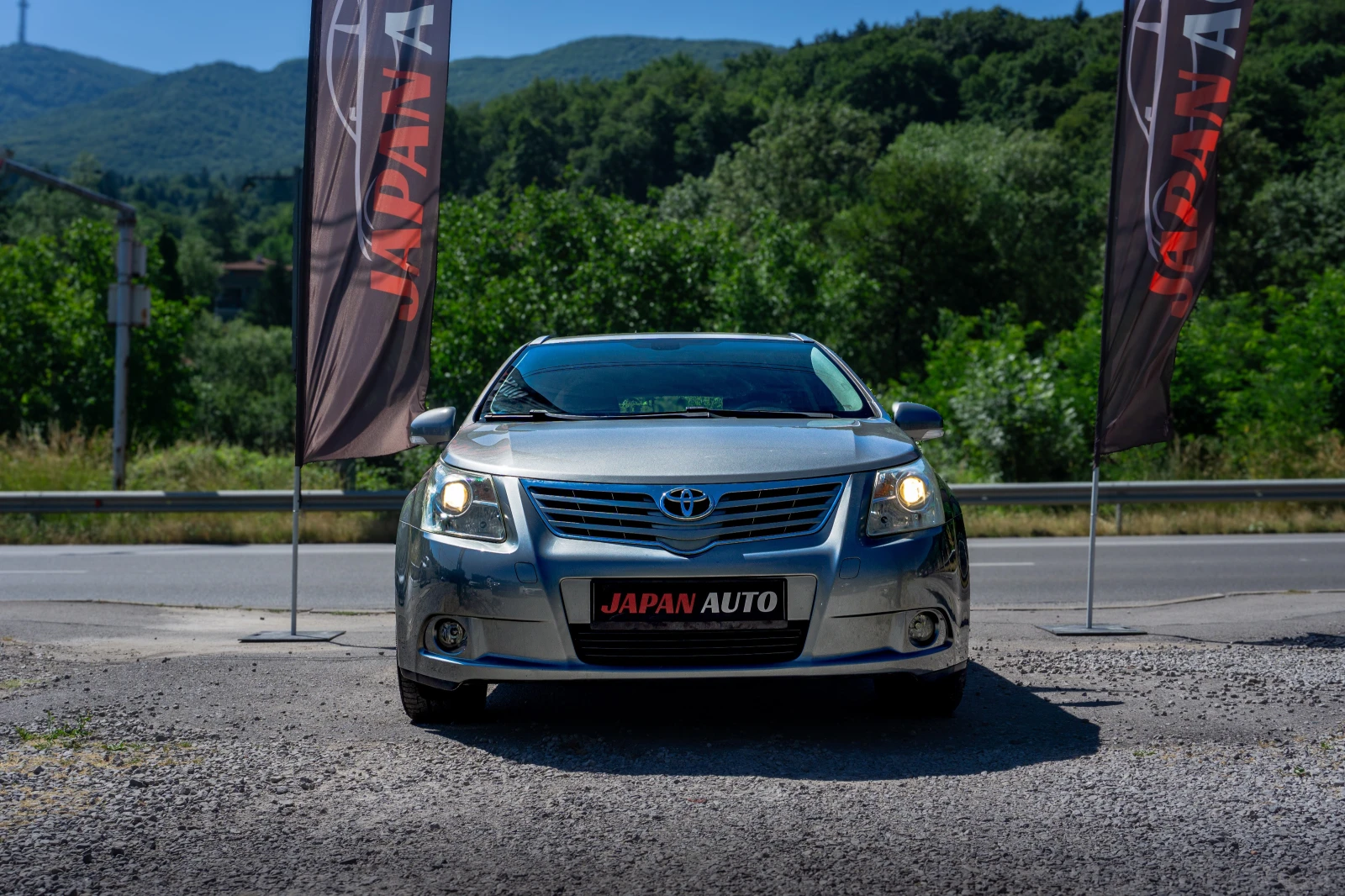 Toyota Avensis 1.8 VVTI 147HP Автоматик с Гаранция!  - изображение 2