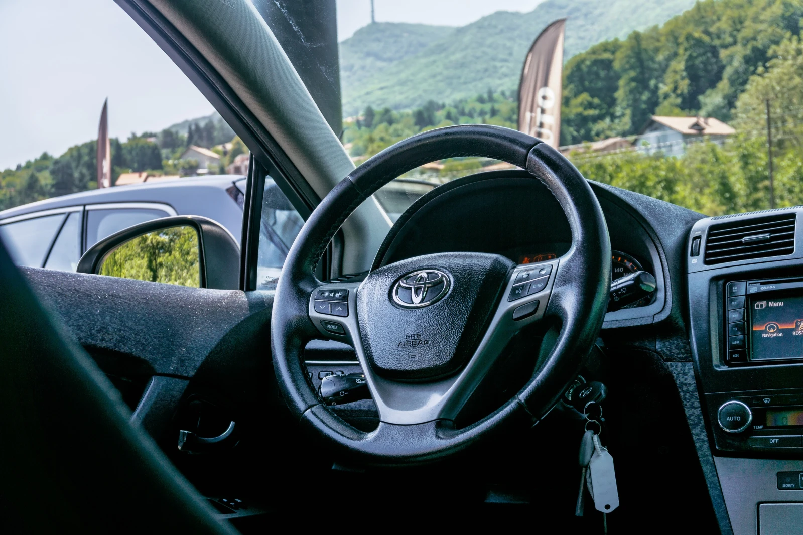 Toyota Avensis 1.8 VVTI 147HP Автоматик с Гаранция!  - изображение 9