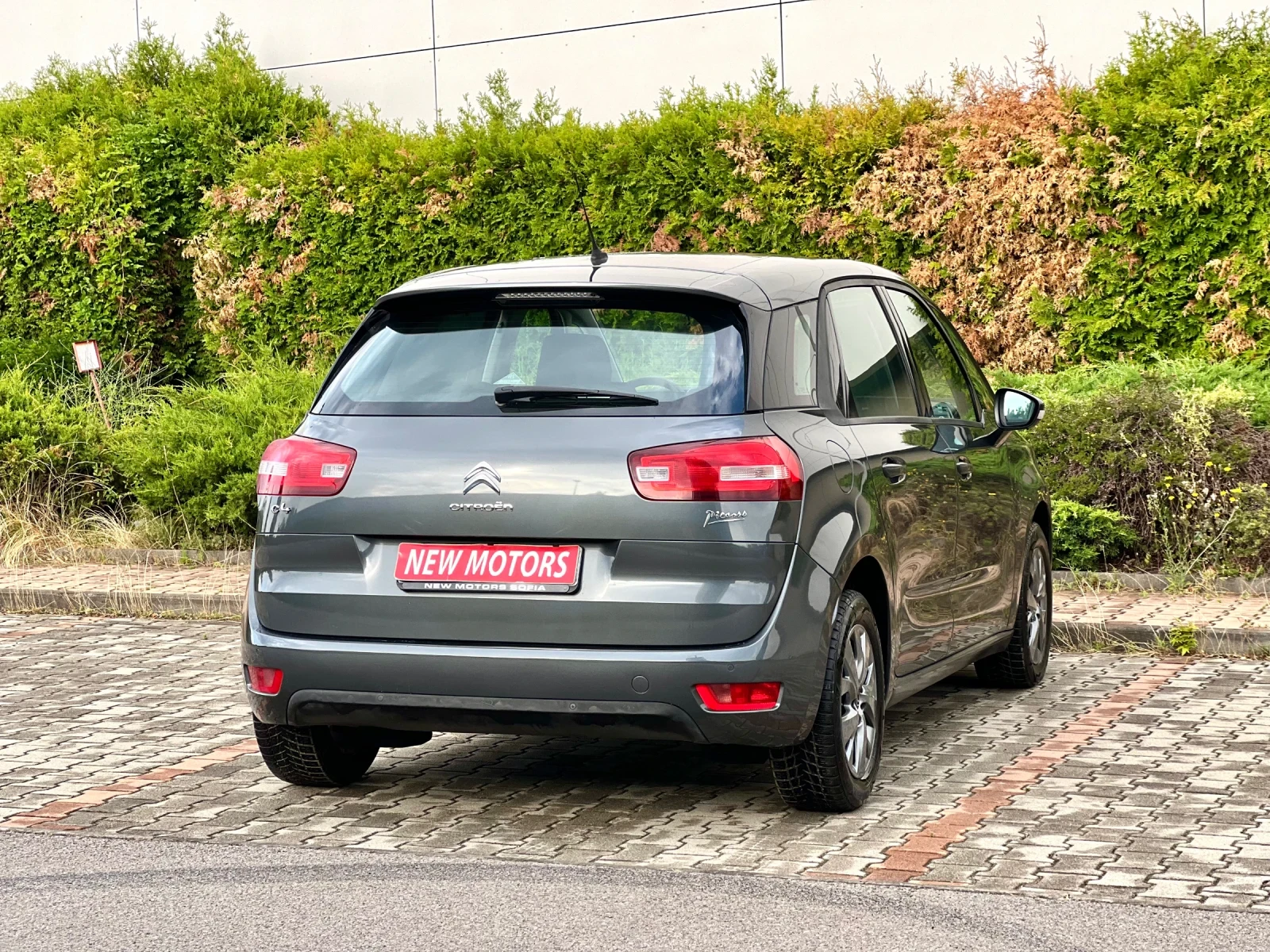 Citroen C4 Picasso 1.6HDI автоматик Лизинг през Уникредит по 280 лева - изображение 6