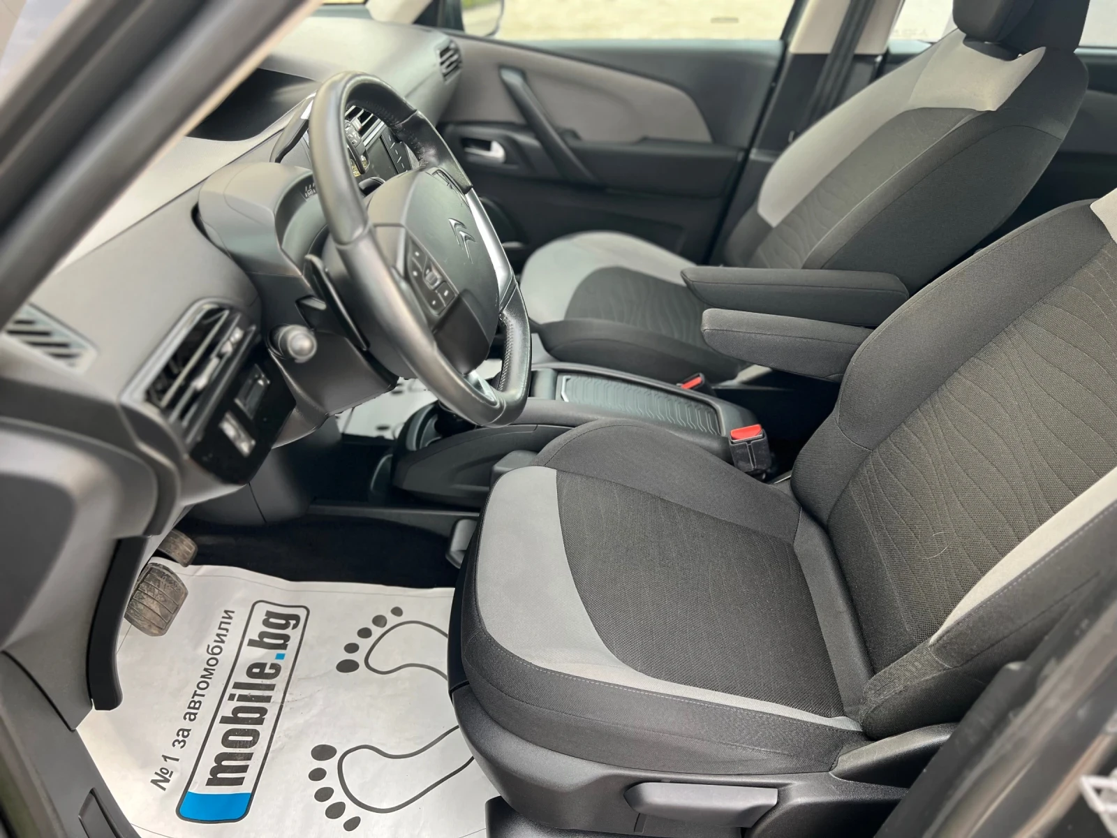 Citroen C4 Picasso 1.6HDI автоматик Лизинг през Уникредит по 280 лева - изображение 9