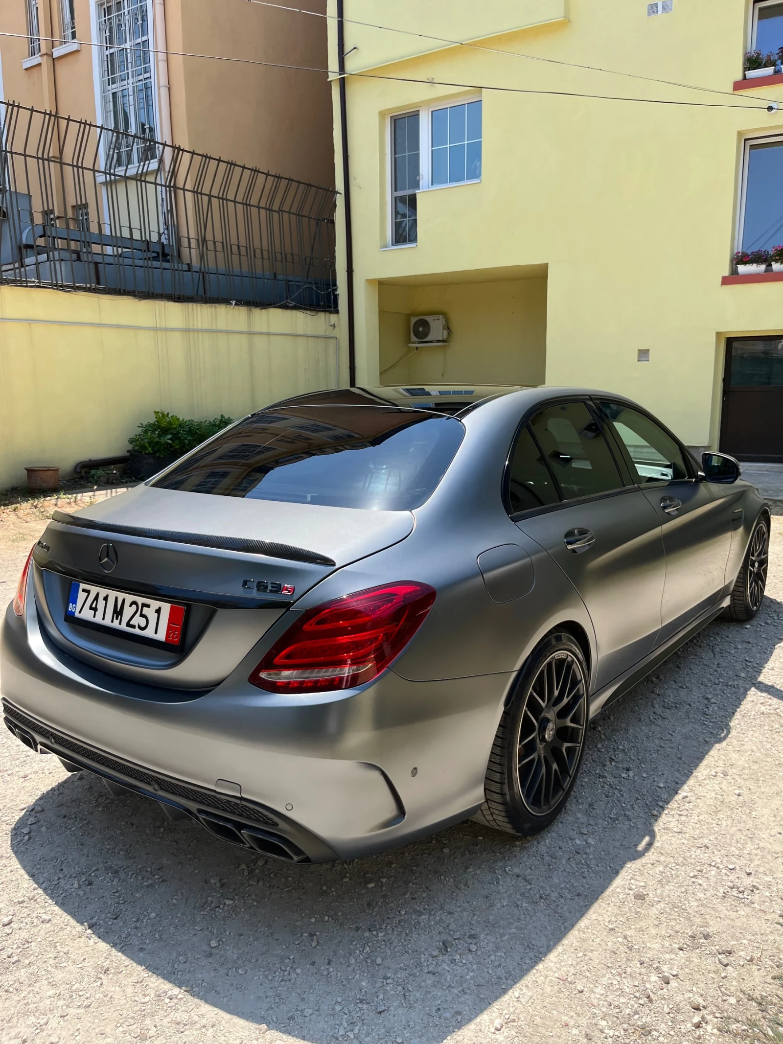 Mercedes-Benz C 63 AMG  - изображение 5