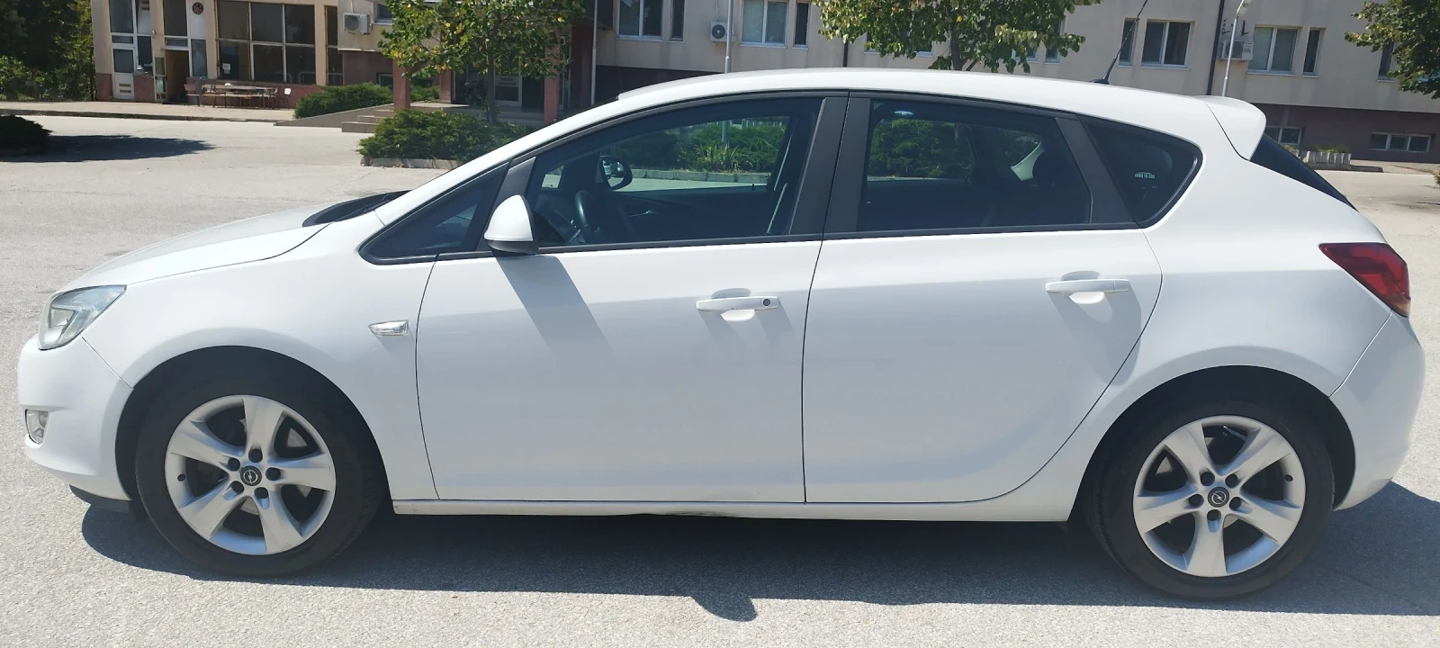 Opel Astra J - изображение 4