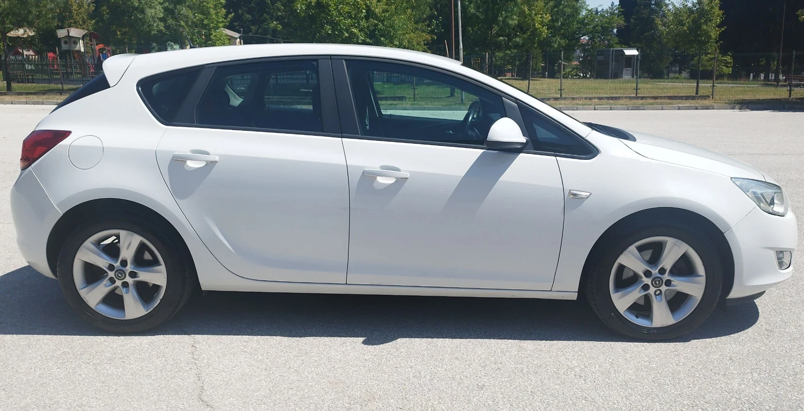 Opel Astra J - изображение 2