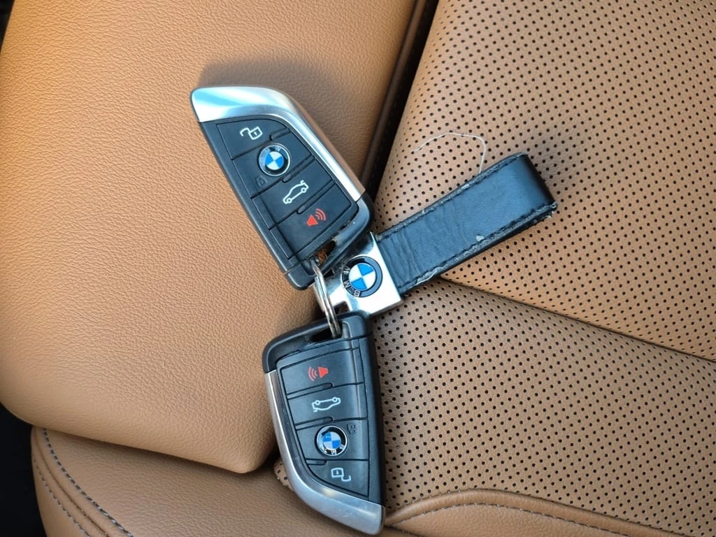 BMW 330 * 330I XDRIVE * CARFAX * ЦЕНА ДО БЪЛГАРИЯ - изображение 8