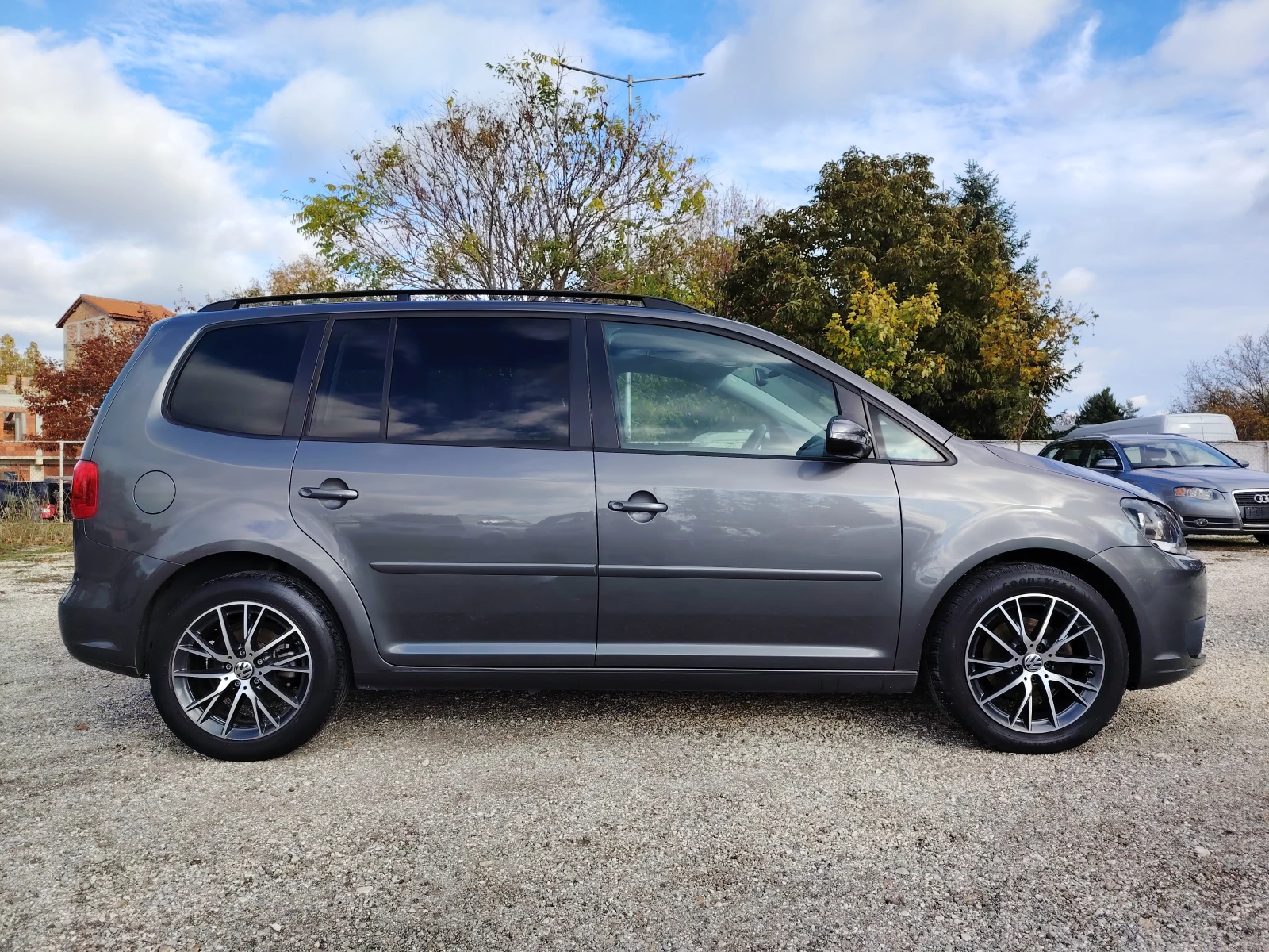 VW Touran 1.6tdi 105кс.6ск./7МЕСТА/FACE/ ЕВРО5/НАВИ/ - изображение 5
