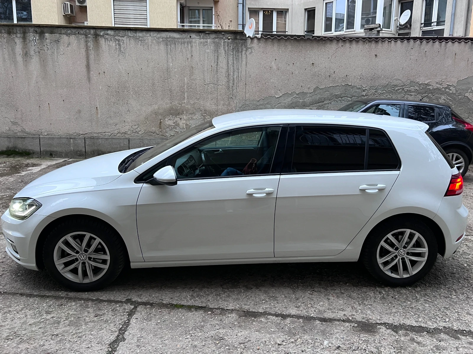 VW Golf 2.0 TDI 150ks от България  - изображение 4