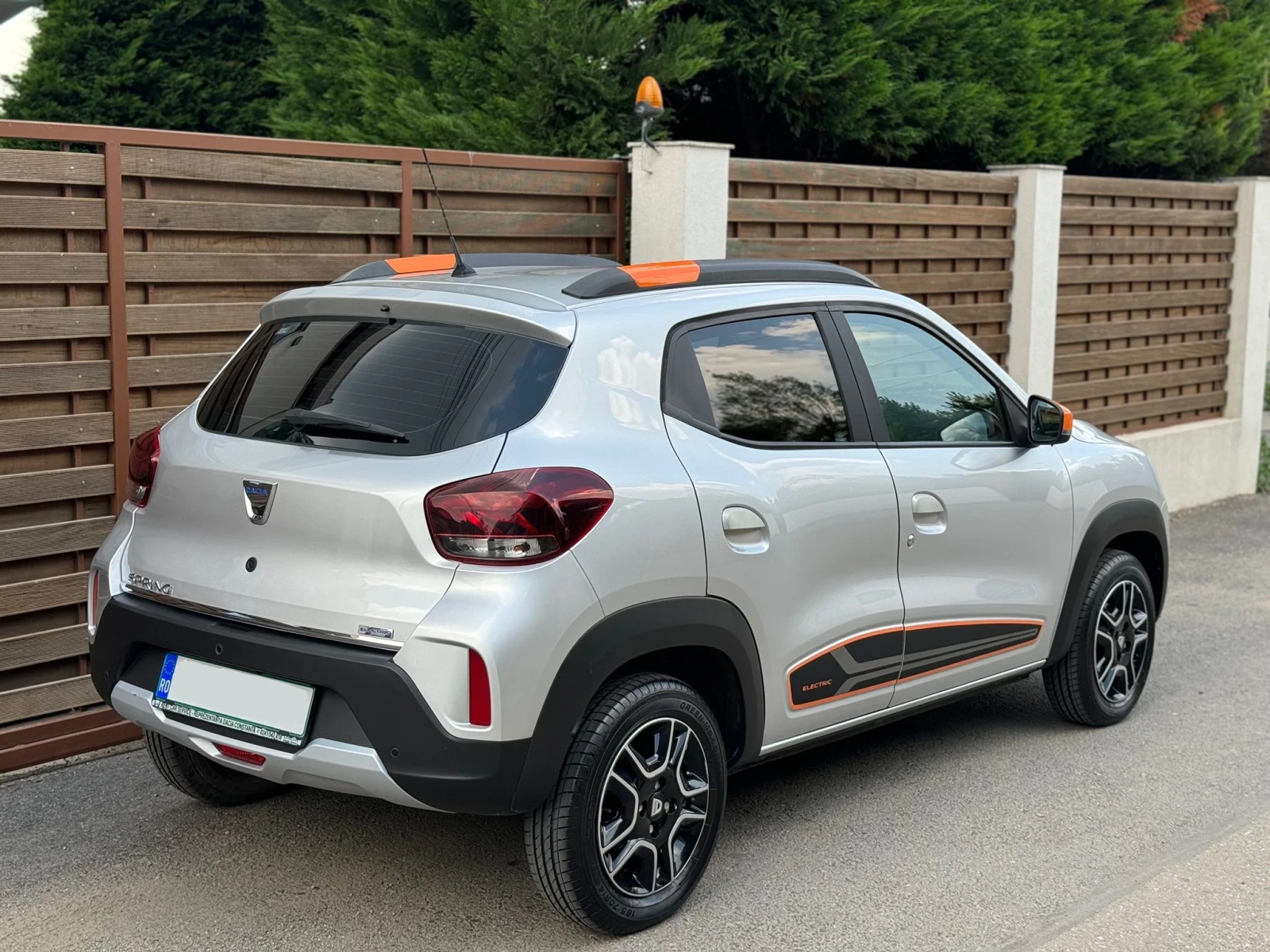 Dacia Spring Comfort Plus 26000км 2023г - изображение 5