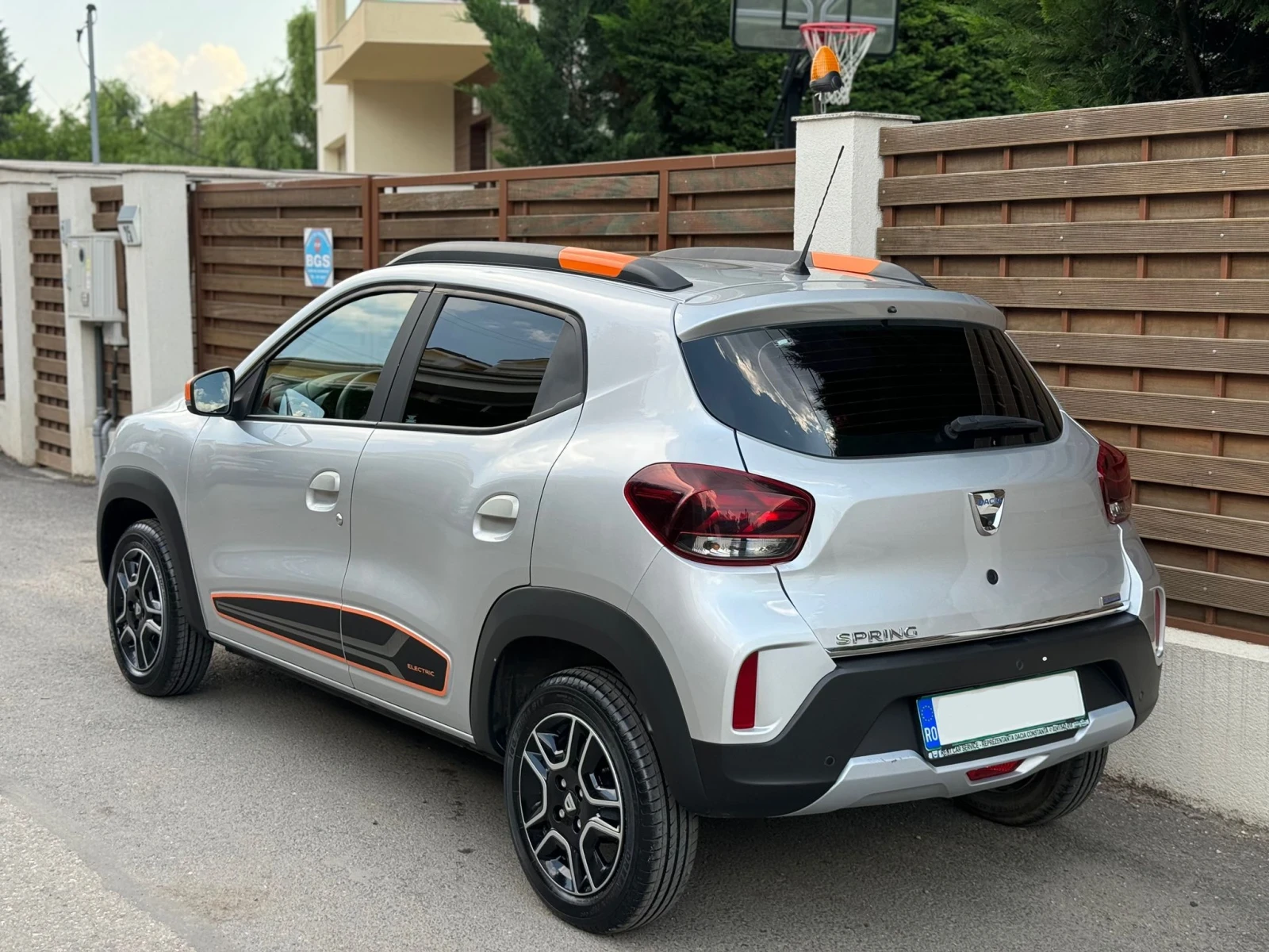 Dacia Spring Comfort Plus 26000км 2023г - изображение 3