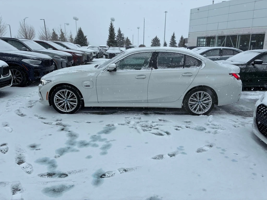 BMW 330 * 330e xDrive * CARFAX * ПЛЪГИН ХИБРИД - изображение 2