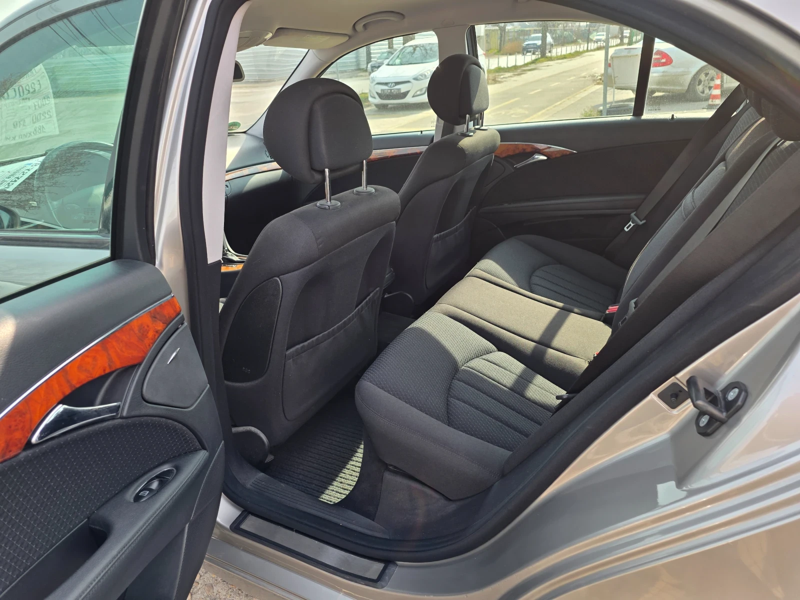 Mercedes-Benz E 220 CDI 188х.км EVO ELEGANCE - КАТО НОВА!!!, снимка 11 - Автомобили и джипове - 53750912