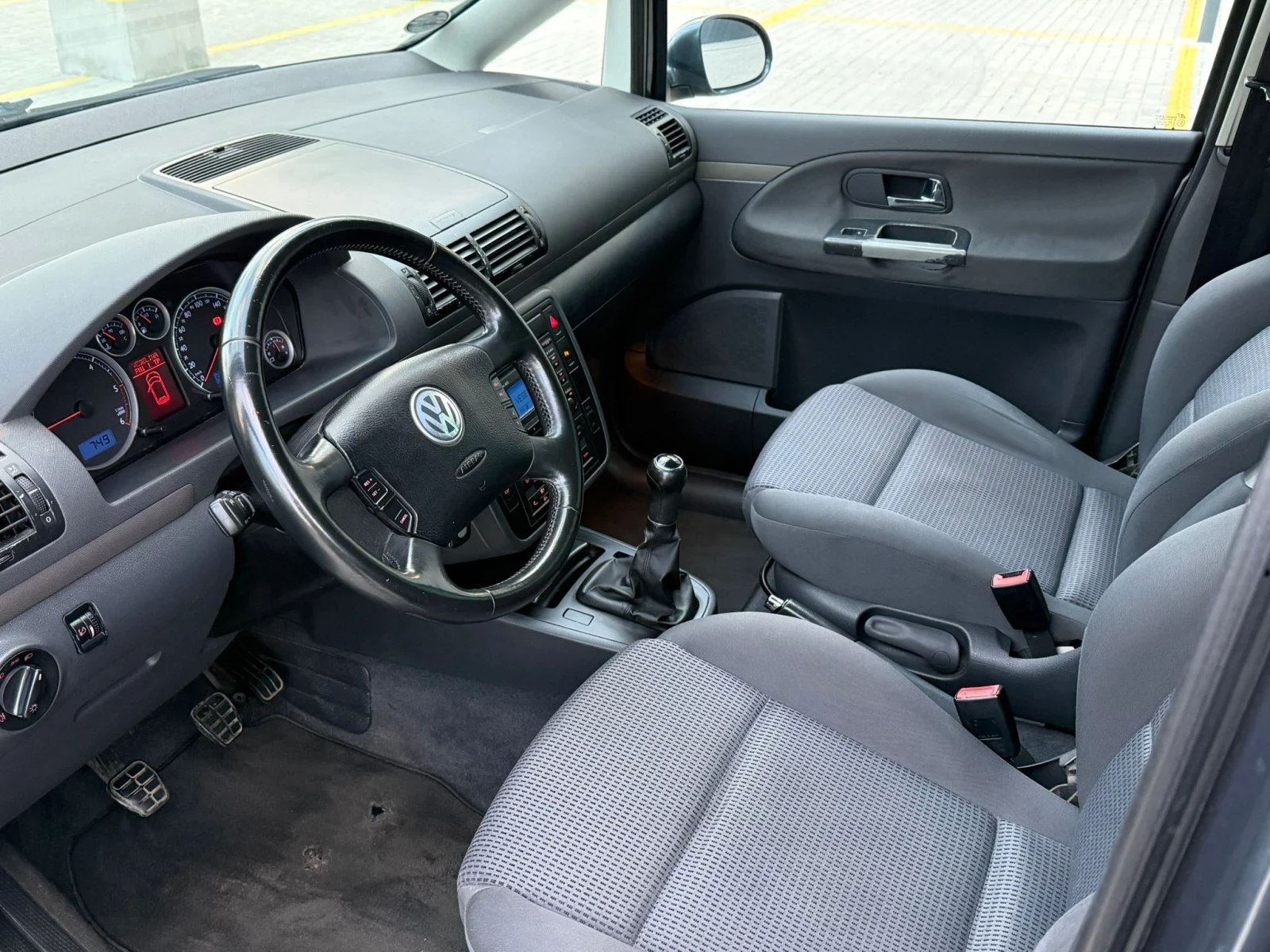 VW Sharan 2.0TDI 8P, снимка 9 - Автомобили и джипове - 53816362