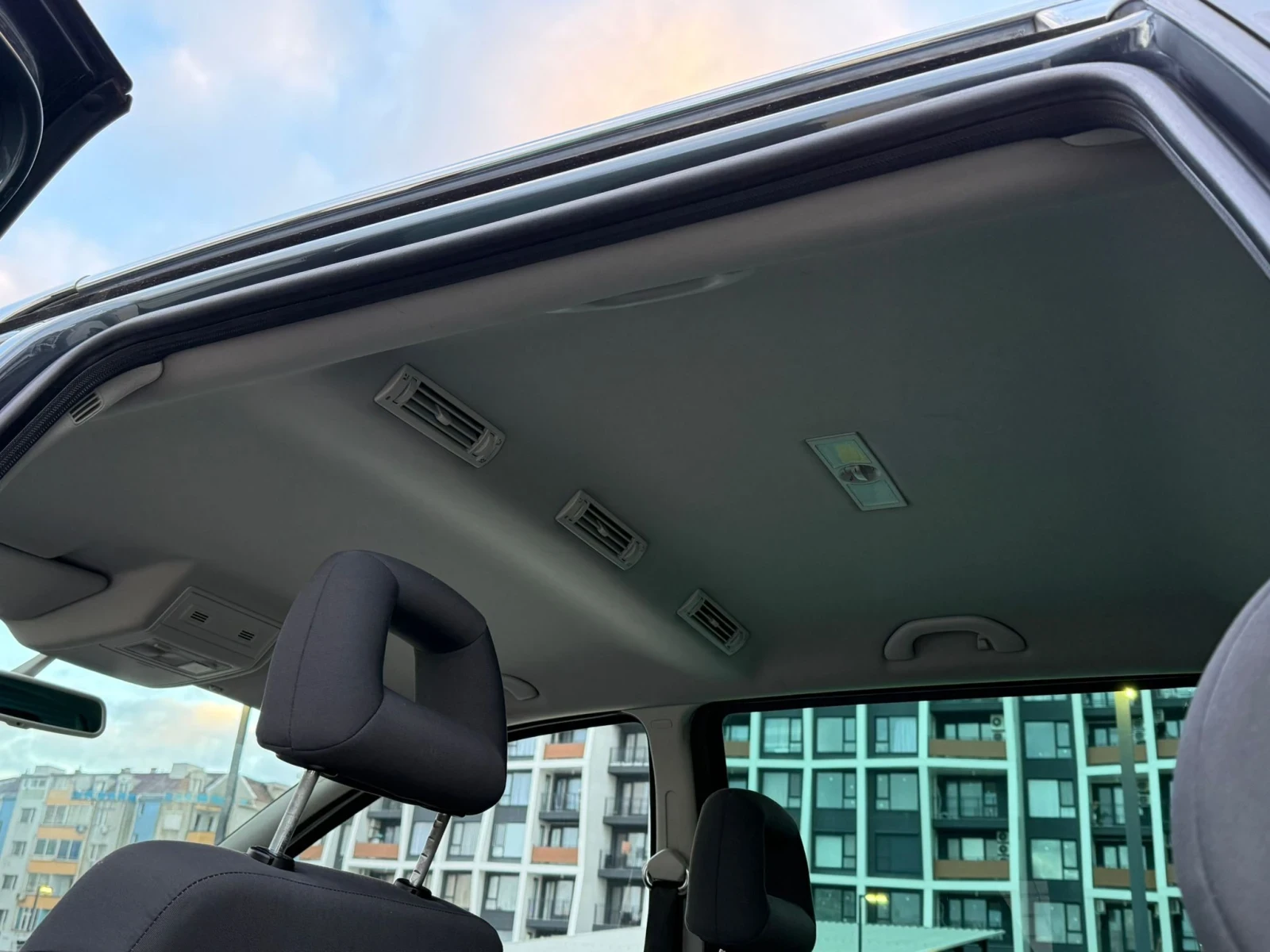 VW Sharan 2.0TDI 8P, снимка 15 - Автомобили и джипове - 53816362